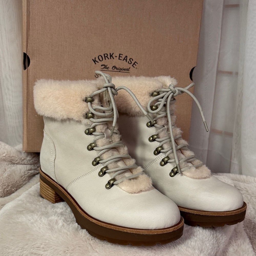 Kork-Ease Winslet Women's Cream (Fog) F/G Genuine Shearling Trim Bootie